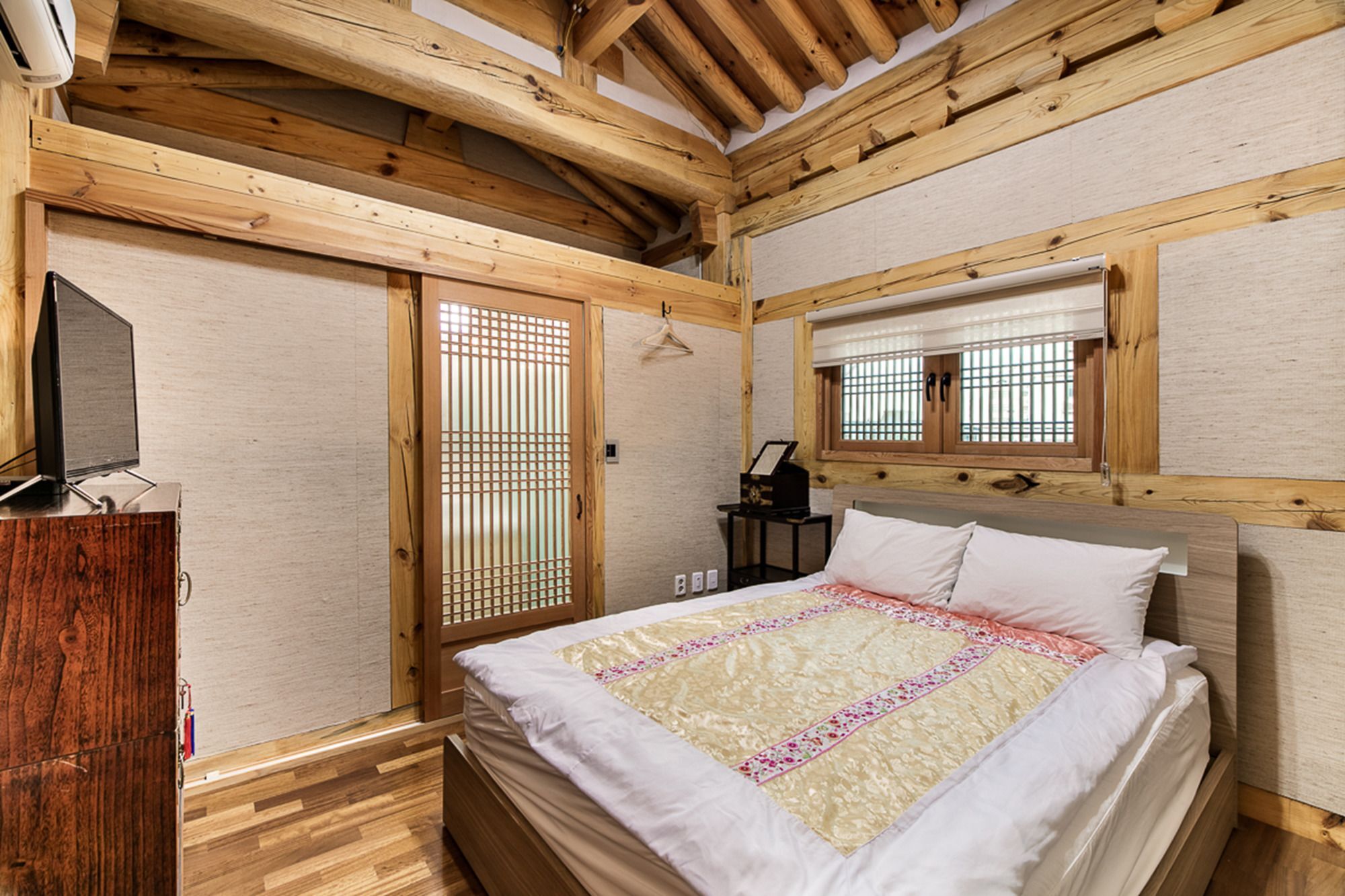 Ihwahanok Sajikru Apartment